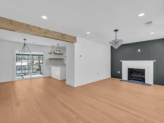 4th image of 5 Brewster Dr