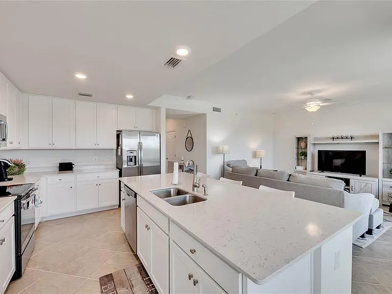 17510 Gawthrop Dr #203 — Photo 7