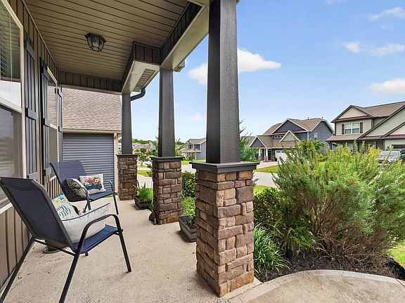 4th image of 541 Chantry Ln