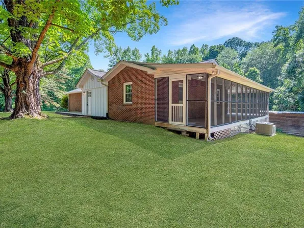 253 Stickney Rd, Winston Salem, NC 27107