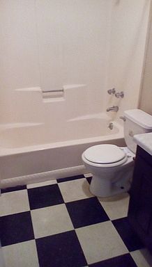 3rd image of 131 Park Cir #B