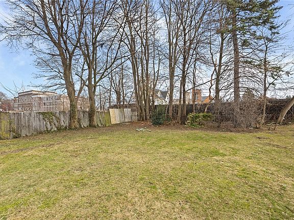 5th image of 21 Kenilworth Ter