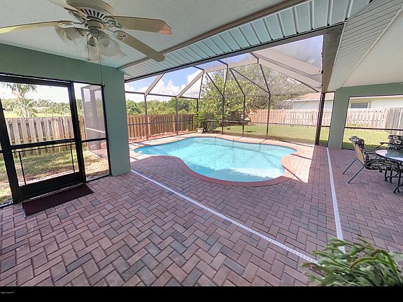 2nd image of 423 Coastal Breeze Way
