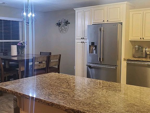 Kitchen/Dinning Room Bar