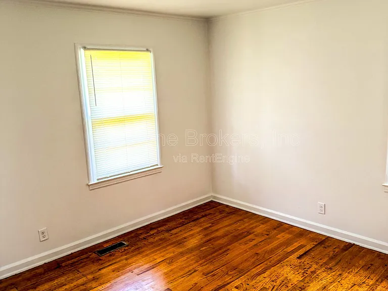 2063 Fairway Dr — Photo 4