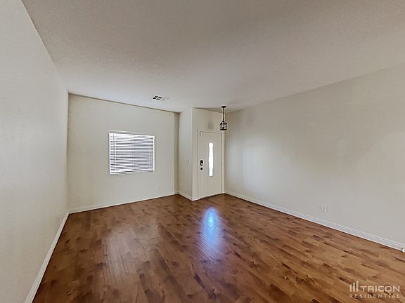 3rd image of 713 Horse Stable Ave