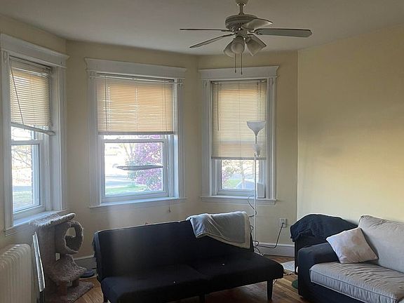 4th image of 1637 Commonwealth Ave APT 21