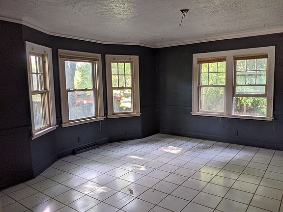 3rd image of 1018 17th Ave