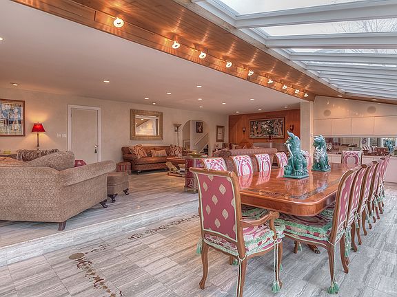 DINING ROOM/GREAT ROOM