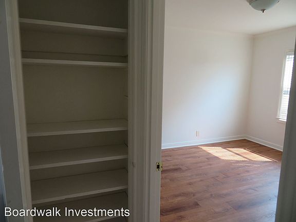 4th image of 278 Arch St