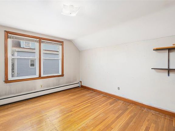 5th image of 28 Lincoln Ave