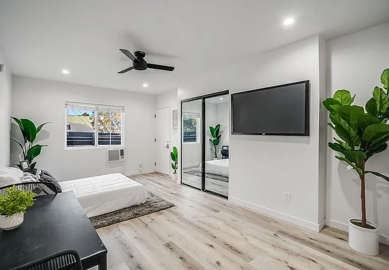 523 Main St #5 — Photo 1