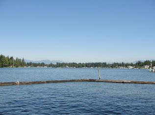 4722 N Island Dr E, Bonney Lake, WA 98391