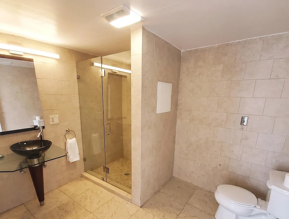 2 bed, 950 sqft, $2,016 — Photo 3