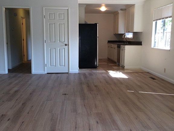 5th image of 1625 Grace Ave