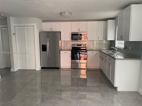 3rd image of 4281 Riverside Dr #3