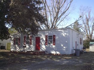 27 Old Fox Hill Rd, Hampton, VA 23669