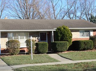 25718 Loretta Ave, Warren, MI 48091