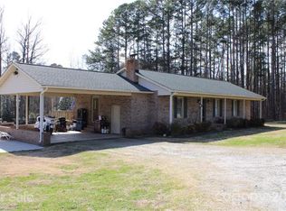 114 Hillside Dr, Dallas, NC 28034