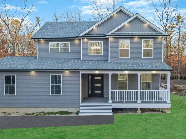 636 Middle Country, Ridge, NY 11961