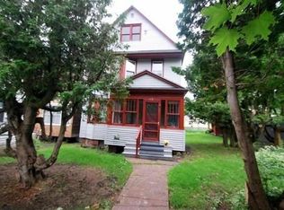 419 7th St, Calumet, MI 49913