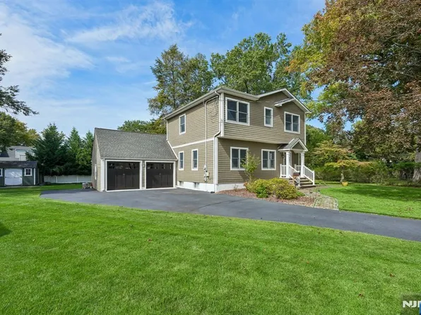 1062 Evergreen Court, New Milford, NJ 07646