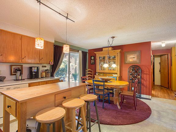 5th image of 2077 SE Spruce St