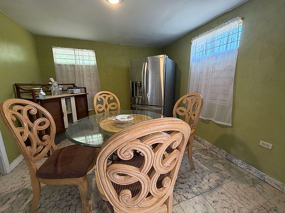 2nd image of 160 Los Mesquites Rd