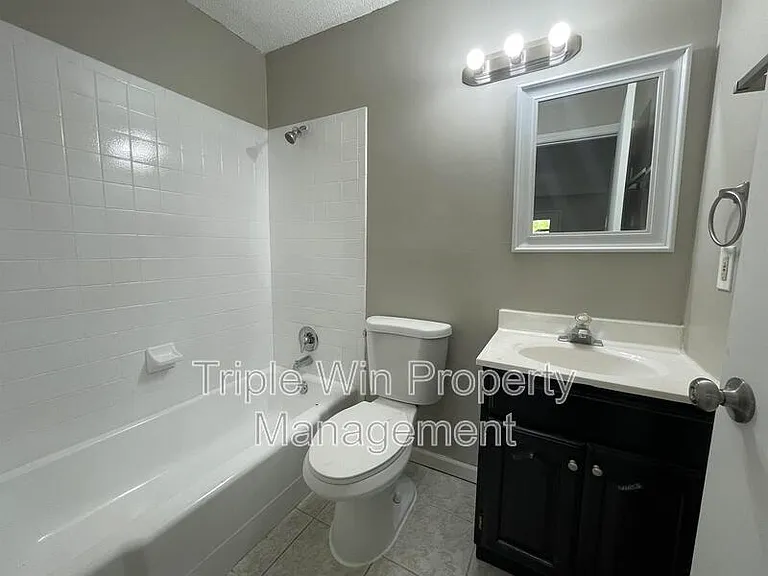 3125 Saint Catherine St — Photo 29