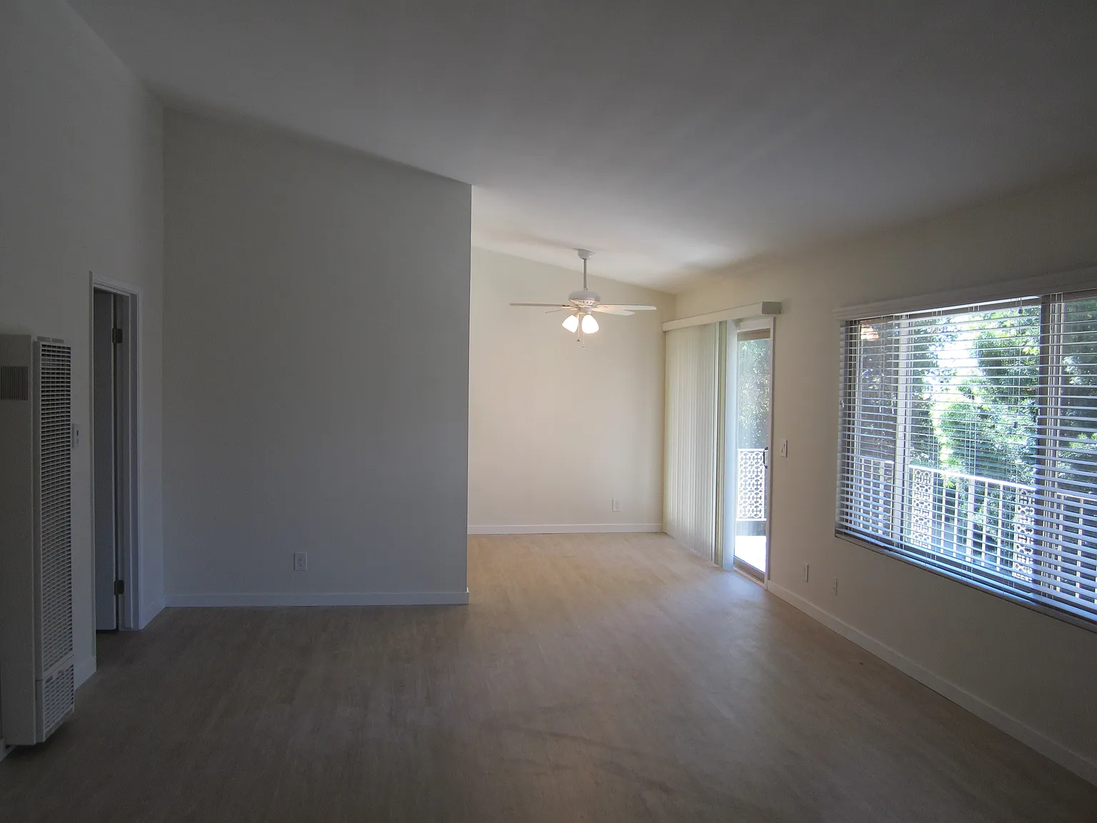 2 bed, 900 sqft, $3,950 — Photo 4