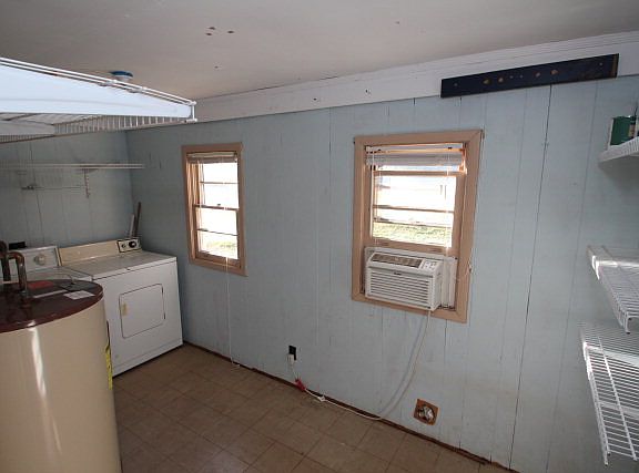 5th image of 933 Lakeview Dr