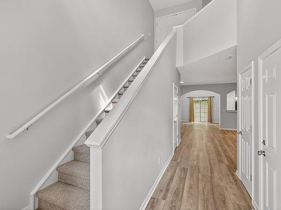 3rd image of 8302 Oak Knoll Dr
