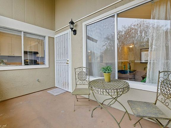 2nd image of 2309 Warfield Way Unit B