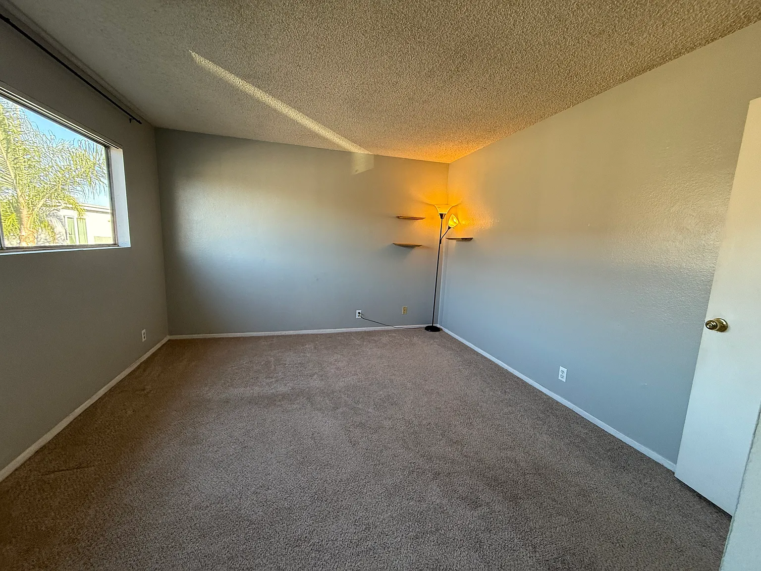 Sims Ln, Huntington Beach — Photo 3