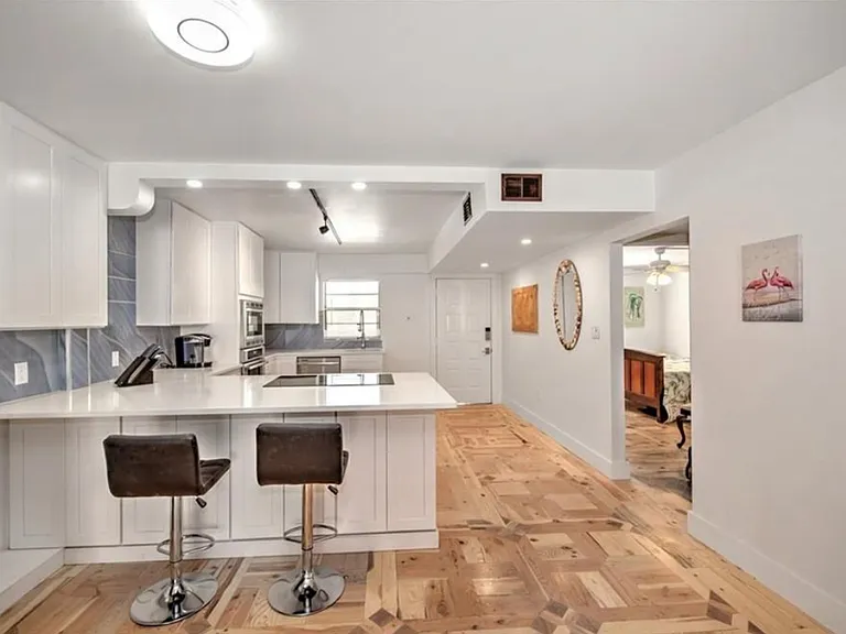 9395 Pennsylvania Ave #9 — Photo 12