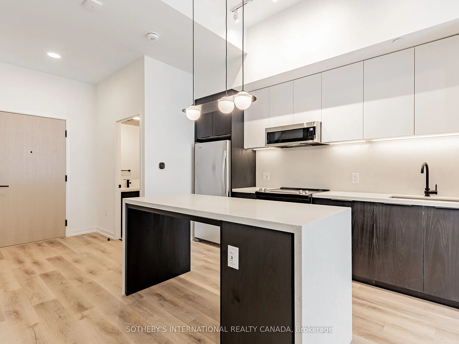 2 bed, $4,510 — Photo 3