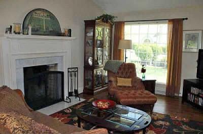 3rd image of 155 Deer Ford Dr