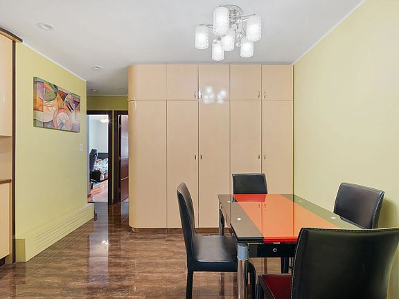 4th image of 2962 Ocean Ave #3