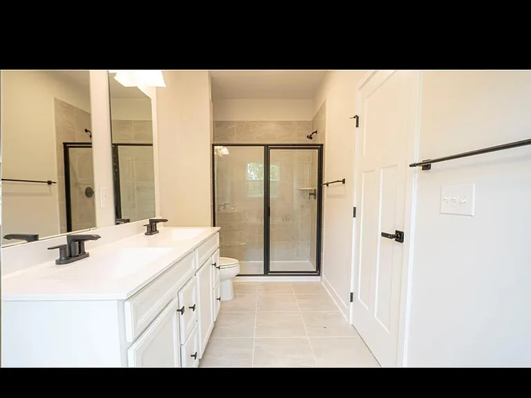 961 Woods Chapel Rd — Photo 10