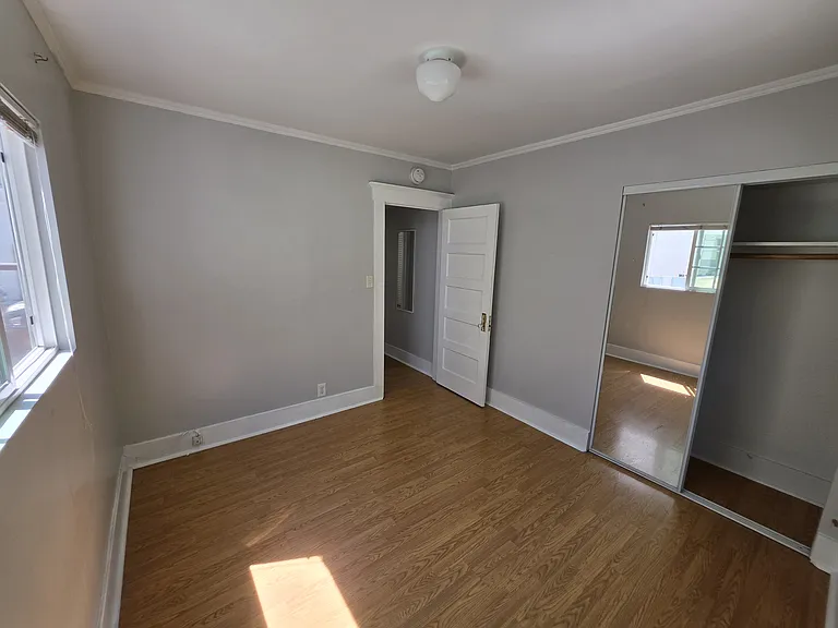 1639 N Kingsley Dr — Photo 16
