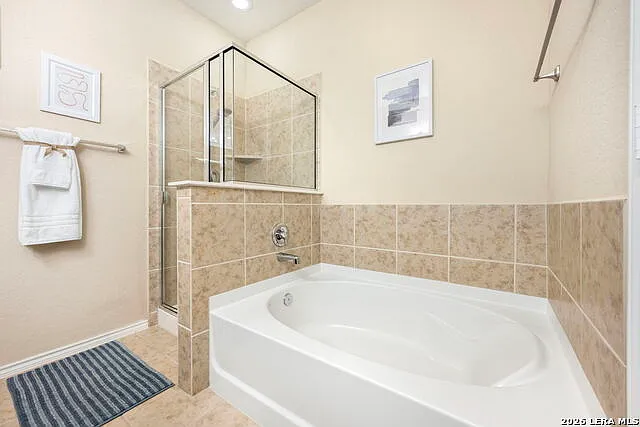 8722 Buggy Ln — Photo 15