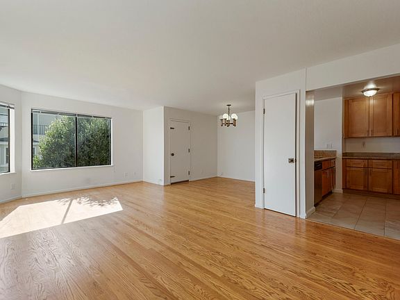 3rd image of 2711 Octavia St APT 201