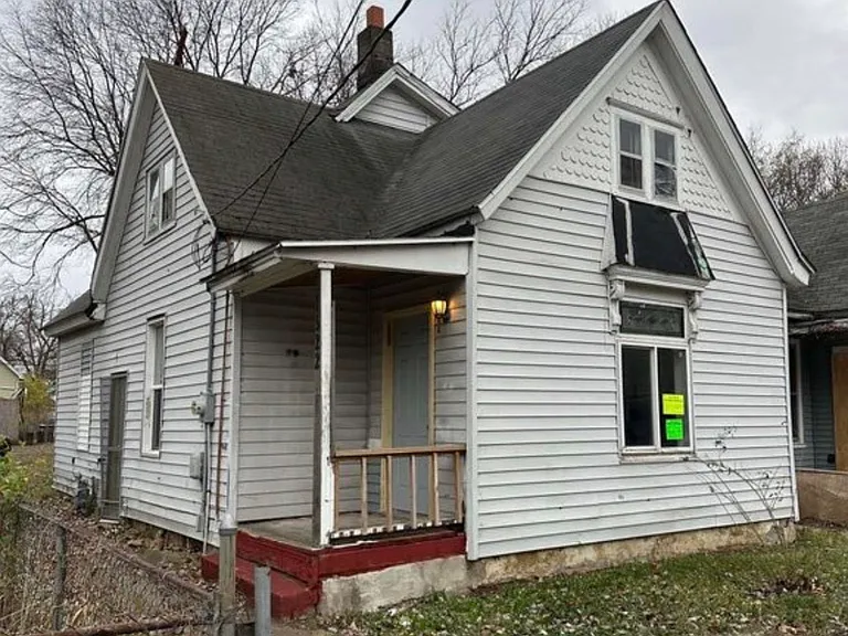 1522 W Widenham St — Photo 1
