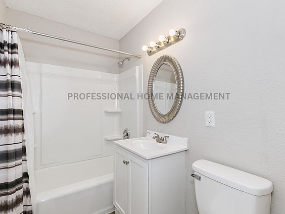 4th image of 1128 N Dellrose Ave