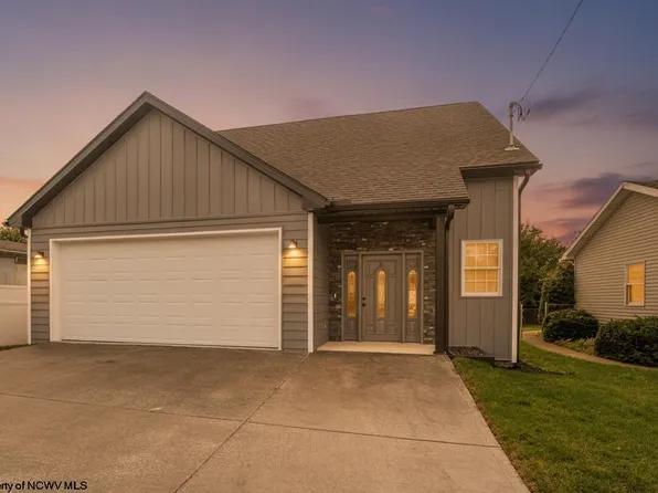 403 Corona Dr, Morgantown, WV 26508