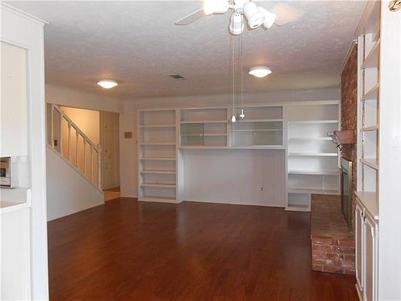 4th image of 804 Waggoner Dr