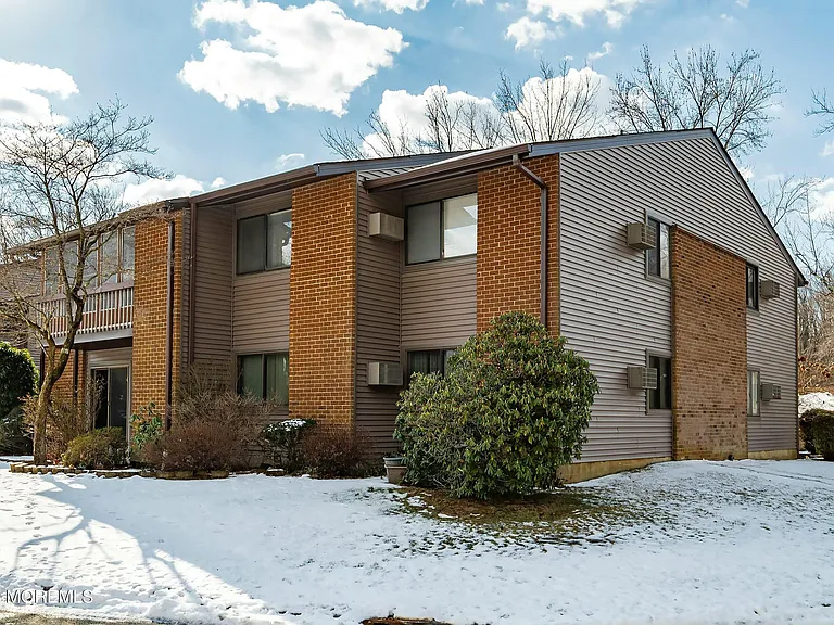 43 Eastport Ct — Photo 17