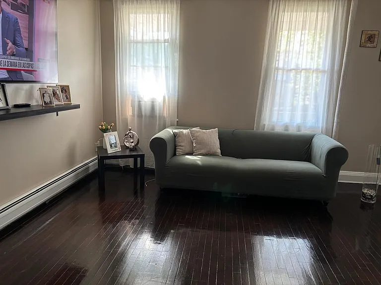 358 High St — Photo 1