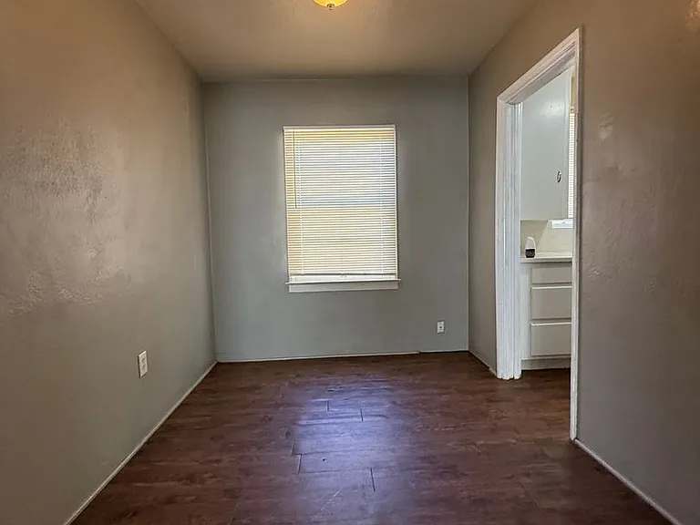511 Philippine St — Photo 6