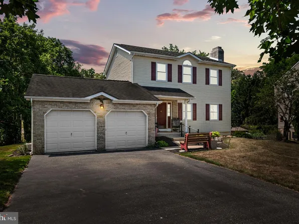2232 Donna Ln, Pottstown, PA 19464